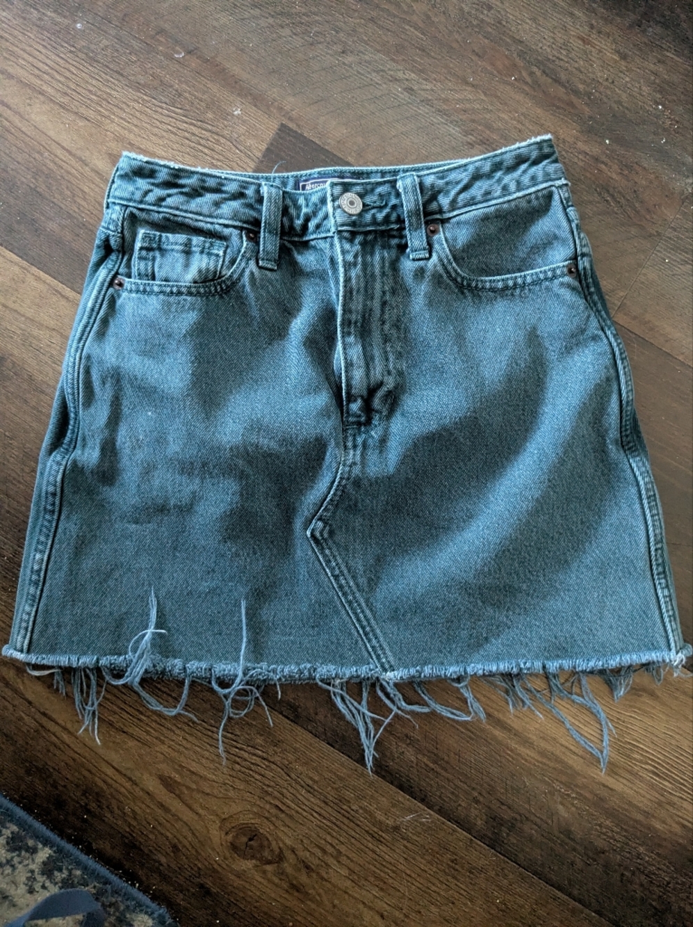 Abercrombie & Fitch Frayed-Hem Denim Jean Mini Skirt Size 00 / 24